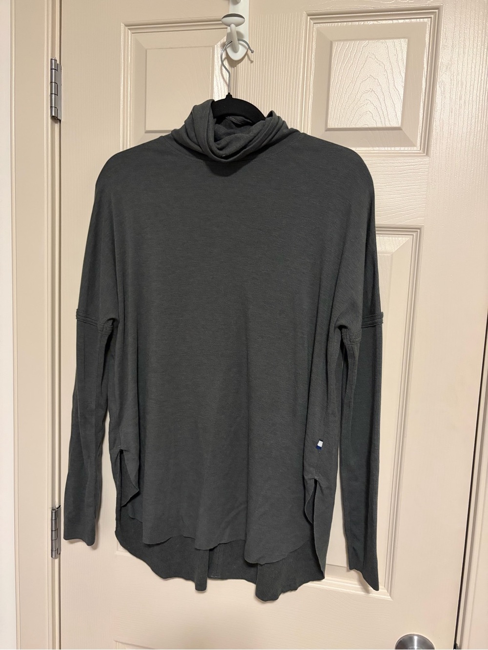 🐢 KIT + ACE - Small Grey Long Sleeve Top